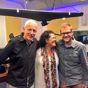joyce woont met 4 kamelen in de woestijn interview radio rijnmond desertjoy en stichting dalel